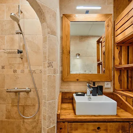 Les Hirondelles - 2 Chambres, 3 Lits, Climatisation Et Balcon *
